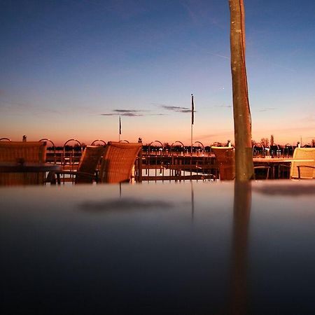 ホテル Golden Tulip Loosdrecht アムステルダム エクステリア 写真